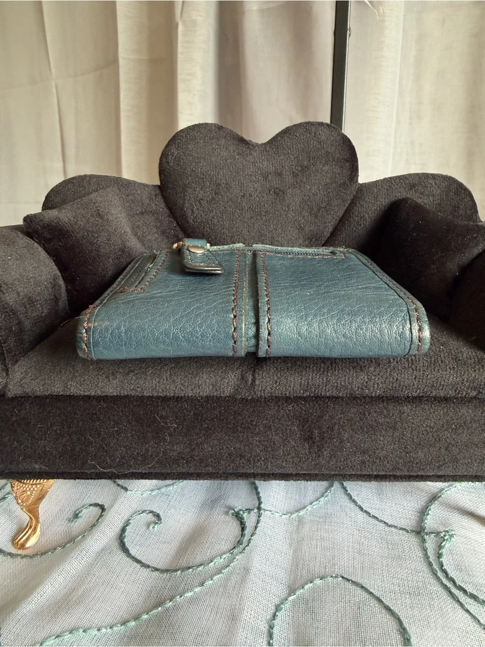 Fossil Leather Zip Wallet with Branded Keyhole Plate